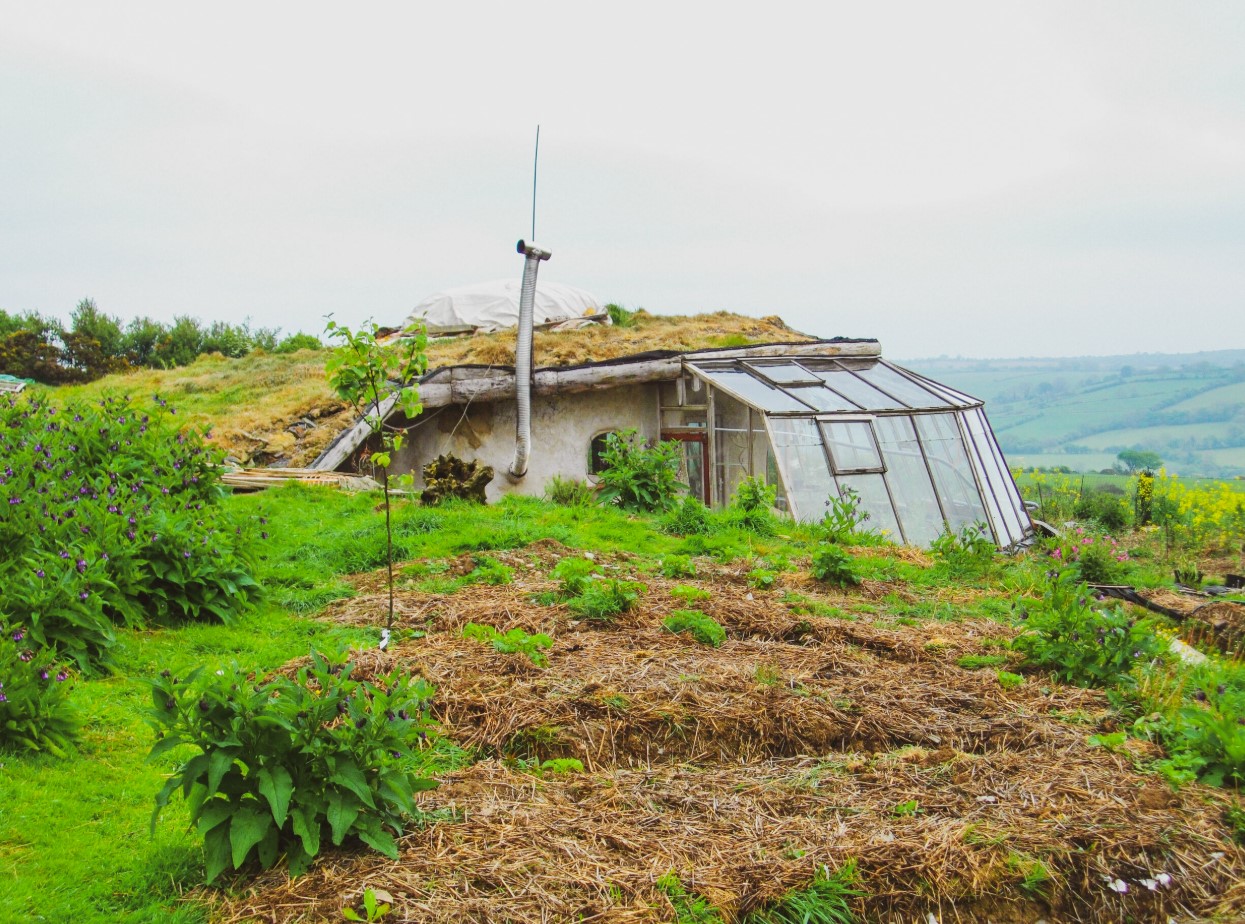 unique underground homes